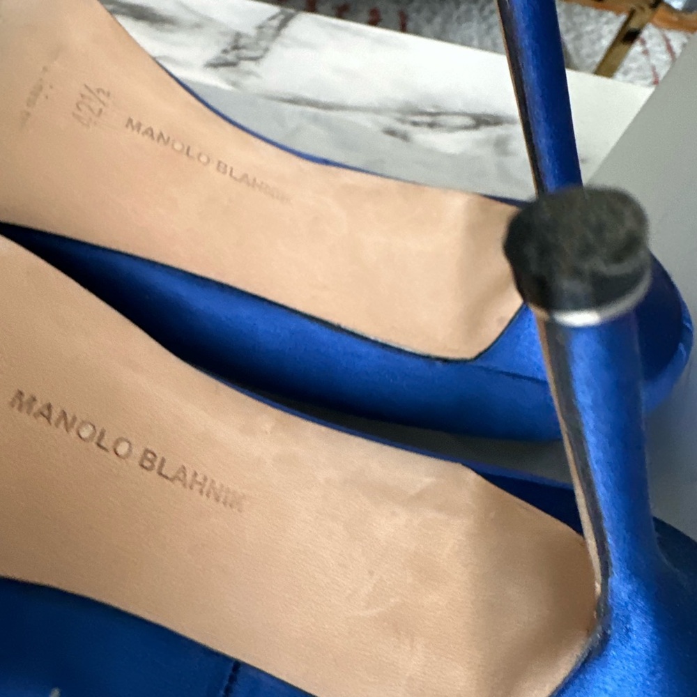 Manolo Blahnik Hangisi Blue Satin Heels with Crystal Buckle, Hangisi Pumps, 42.5 - Picture 8 of 16